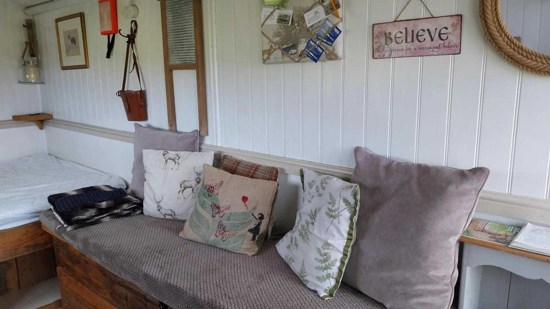 Kamp alanı Meadowbeck - Shepherd Huts Fylingdales Birleşik Krallık