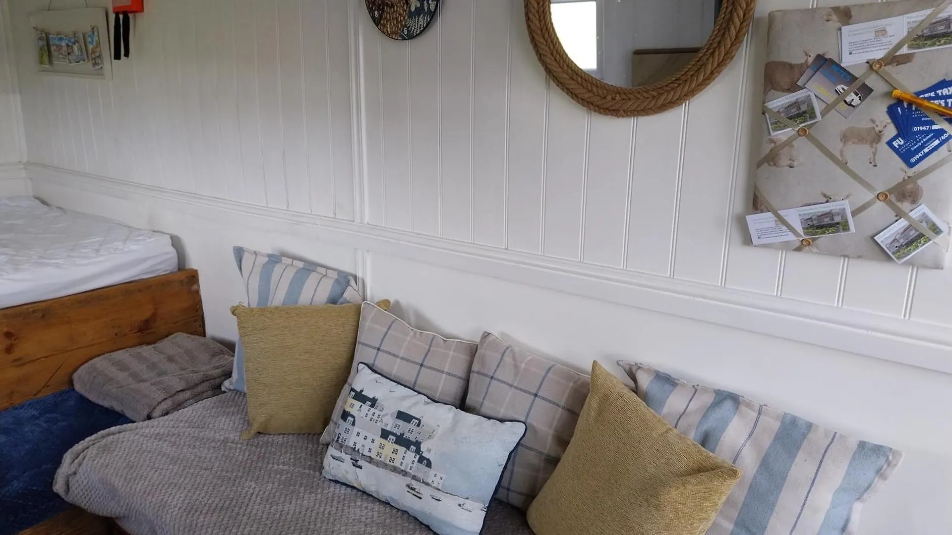 Meadowbeck - Shepherd Huts Fylingdales